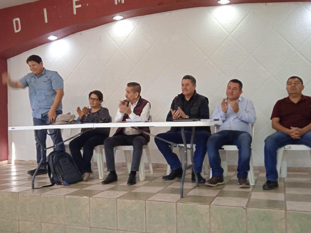 Capacita Sagarhpa a pescadores de Huatabampo en prevención de contacto con tiburones